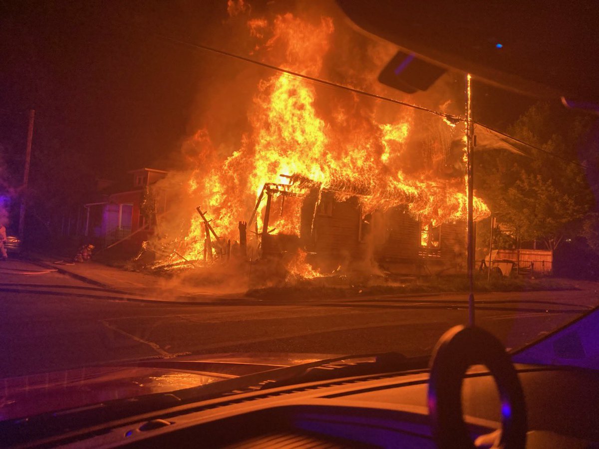 Portland Fire & Rescue tweet media