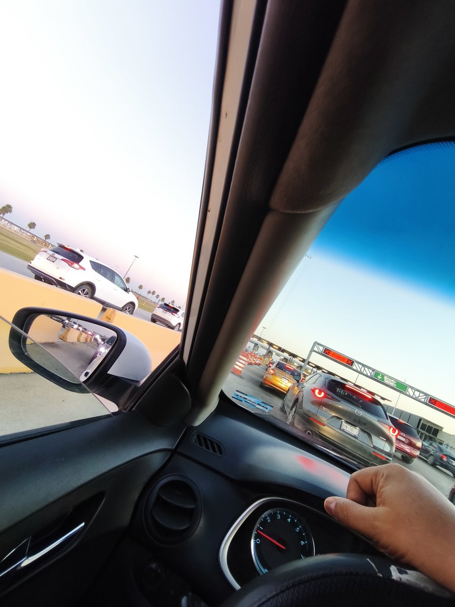 ingeiptv4's tweet image. Si se vienen temprano, no hay fila, razita. Pero le tienen miedo a la pista 
#McAllen #Anzalduas #Reynosa qnzalduas