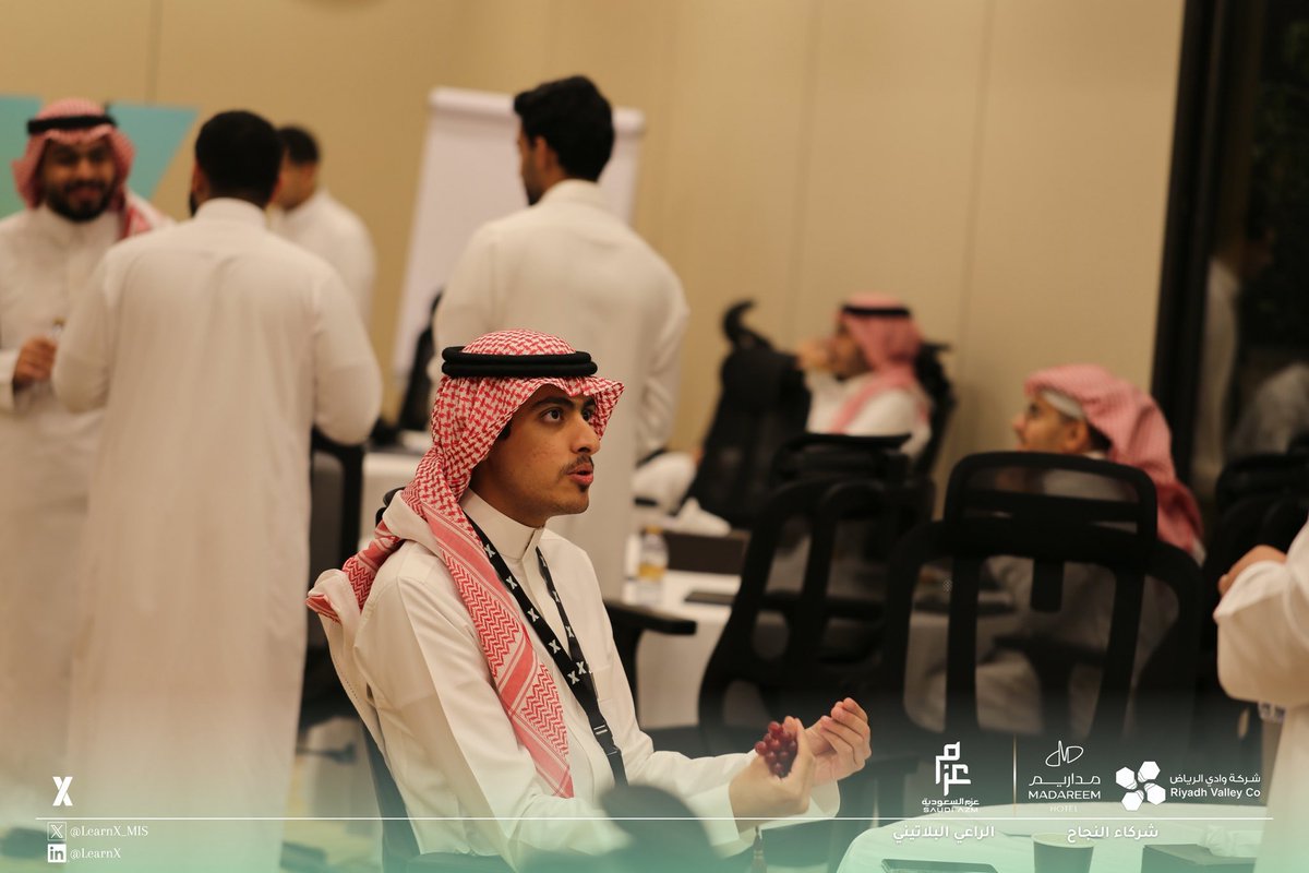 LearnX_project's tweet photo. @saudi_azm ⭐️ على خُطى الأثر نُختتم | مقتطفات من ختام معسكر تحليل الأعمال مع عزم @saudi_azm https://t.co/HUAYmFYpvB