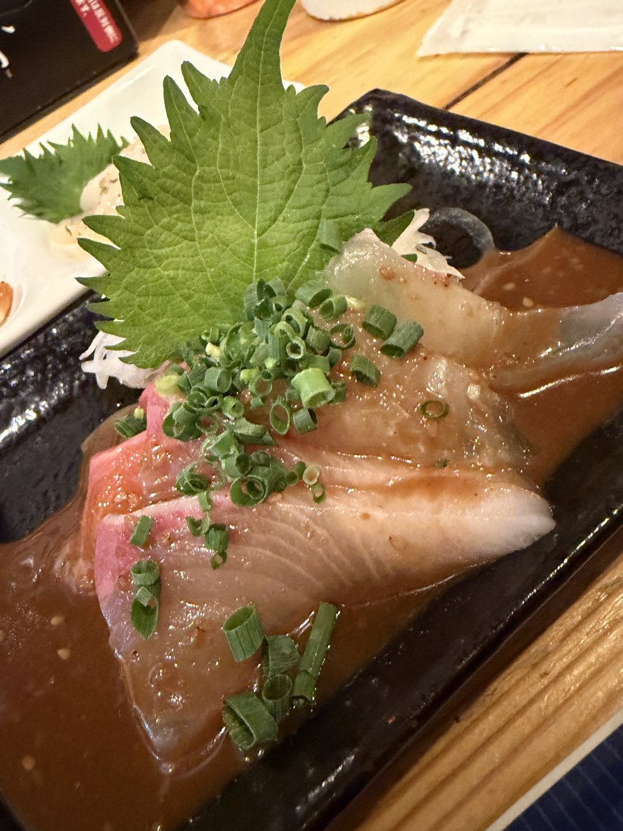 つる tweet media