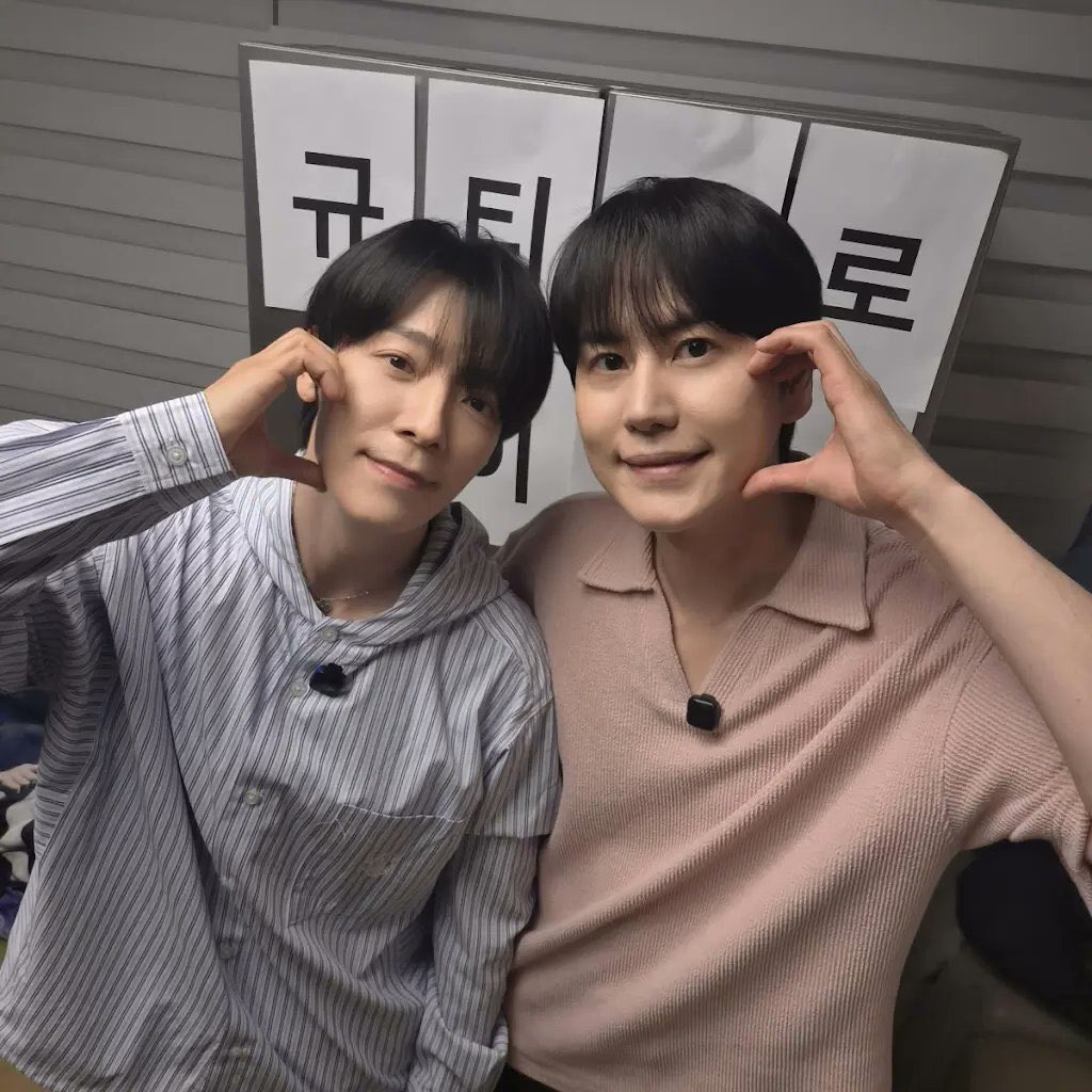 kyuh4e's tweet photo. GOOD MORNING TO PEAAAAKKKKKK BTW !!!! #theyreback #kyuhae #dongkyu kyu on move with lee donghae Next #trust https://t.co/YxVI4htp6f