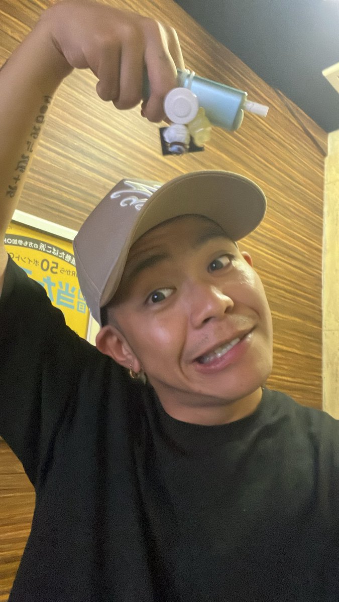 yata85's tweet photo. 俺は酔っ払いだ🤣🤣 https://t.co/r3pju9SgZn