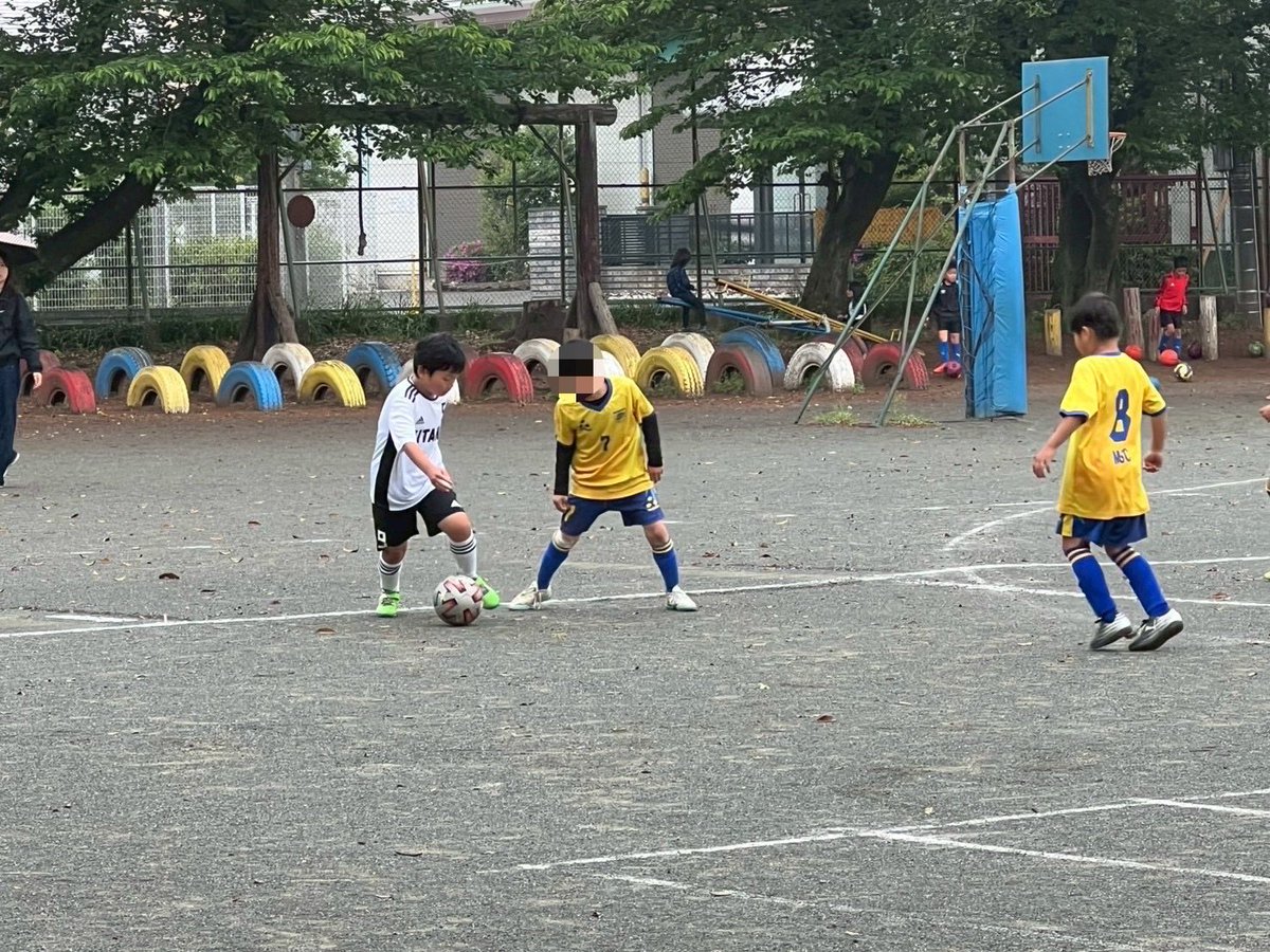 ClubKitano's tweet photo. 4/29  4年  春季育成リーグ西地区予選

宮前 1-3（ﾂﾊﾞｻ）
若狭 4-0（ﾓﾓﾄ4）

1試合目、後半は戦う気持ちが全面に出ていて良かったですね!
激しくボールを奪いにいったり、チームのために人一倍走ったりする気持ちを、試合開始から全員が持っていきましょう✨

ﾓﾓﾄの4得点、圧巻でした!! https://t.co/VEGLWrP4pV