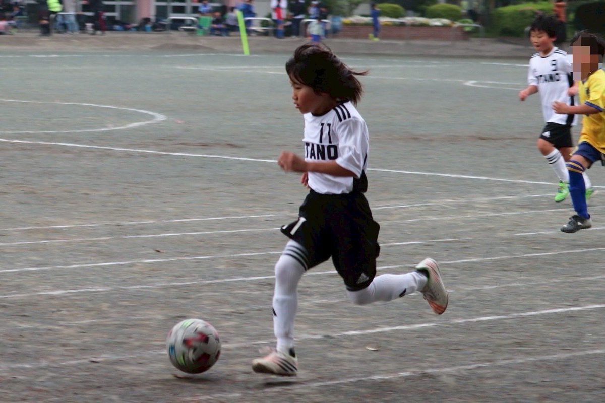 ClubKitano's tweet photo. 4/29  4年  春季育成リーグ西地区予選

宮前 1-3（ﾂﾊﾞｻ）
若狭 4-0（ﾓﾓﾄ4）

1試合目、後半は戦う気持ちが全面に出ていて良かったですね!
激しくボールを奪いにいったり、チームのために人一倍走ったりする気持ちを、試合開始から全員が持っていきましょう✨

ﾓﾓﾄの4得点、圧巻でした!! https://t.co/VEGLWrP4pV