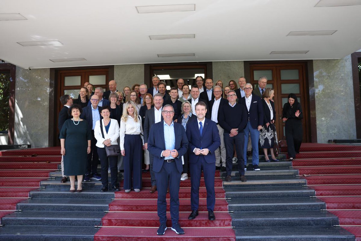 HoxhaFer's tweet image. 🇦🇱🤝🇩🇪 It was not only a pleasure, but a truly inspiring and engaging moment to meet today with the #BadenBadenBusinessTalks delegation during their visit to Tirana, for a highly stimulating exchange.

An excellent opportunity to present #Albania, its strong development momentum,