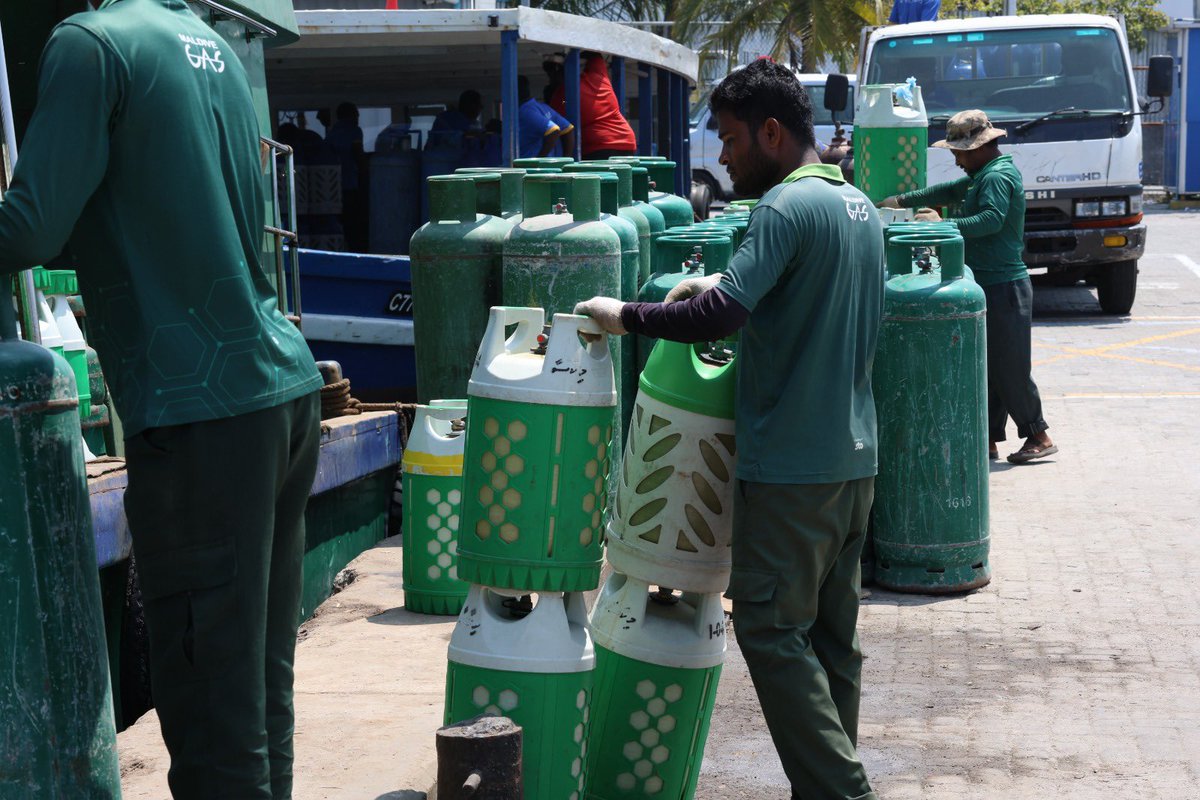 raajje24MV's tweet image. Raajje24 pays tribute to the hard work and commitment of all workers. Every worker deserves to be valued and treated with dignity.
#HardWork #Dedication #DignityAtWork #ValueWorkers #Respect #Raajje24