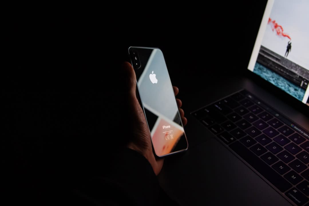 TheMentalWell25's tweet image. We're all told screens at bed time aren't the best for #sleep, 📱but what actually happens to our #brains 🧠 when we check our phones at night? bit.ly/nightscreenbra…