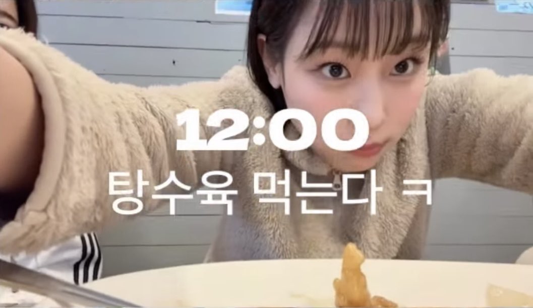 므 tweet media