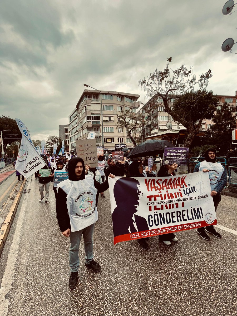 ogretmensendika's tweet photo. 📌Bursa
#1Mayıs2026 
Güvenceli bir geleceği, nitelikli bir eğitimi birleşik mücadele ile hep birlikte inşa etmek için alandayız.

Eğitimi savunalım, öğretmenliği yaşatalım, sömürüyü durduralım! 
İnsanca bir yaşam için Yusuf Tekin’i gönderelim! https://t.co/NW8270Qbza