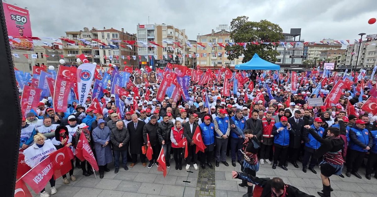 tdvsizmir's tweet photo. 💢Alın teriyle ülkemize değer katan, tüm çalışanların sorunlarının çözüldüğü nice  1 Mayıs’lara...
💢1 Mayıs Emek ve Dayanışma Günümüz Kutlu Olsun…
#1Mayıs https://t.co/aVSHKg6YTL