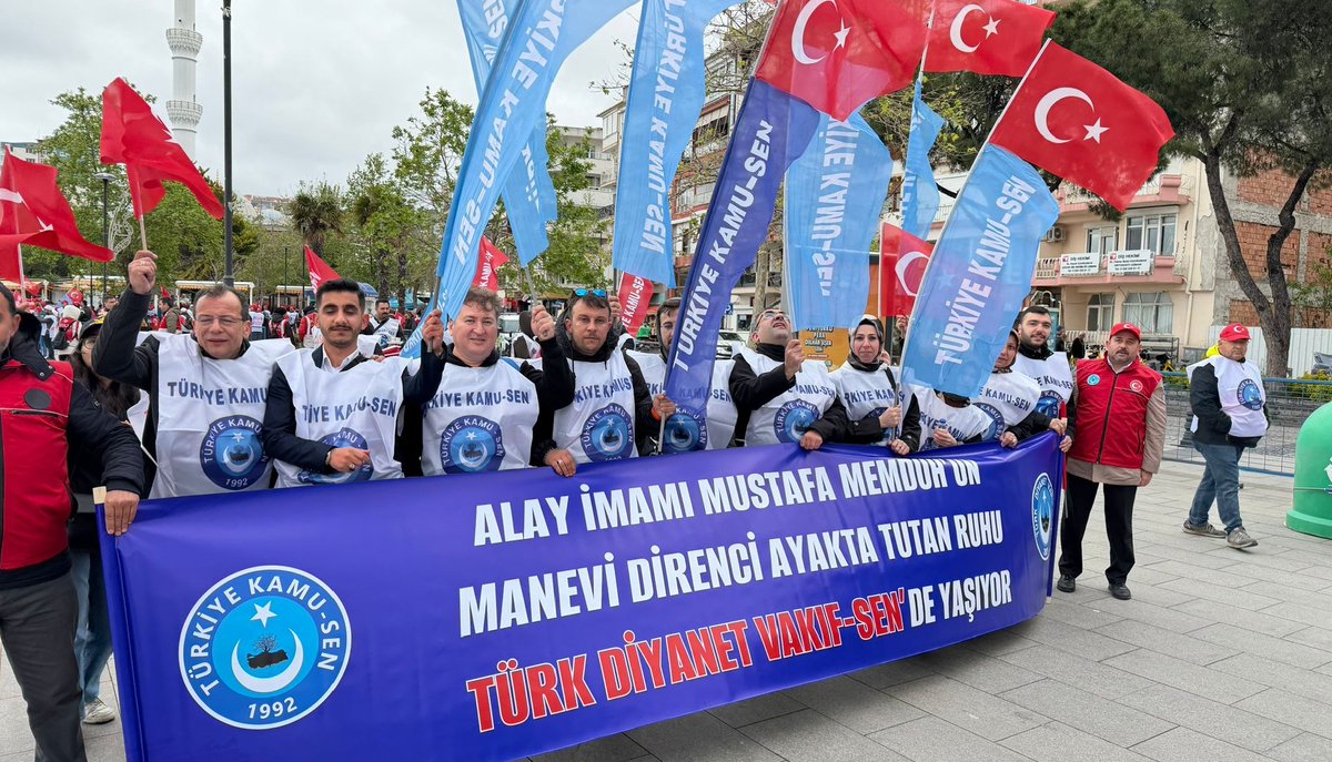 tdvsizmir's tweet photo. 💢Alın teriyle ülkemize değer katan, tüm çalışanların sorunlarının çözüldüğü nice  1 Mayıs’lara...
💢1 Mayıs Emek ve Dayanışma Günümüz Kutlu Olsun…
#1Mayıs https://t.co/aVSHKg6YTL