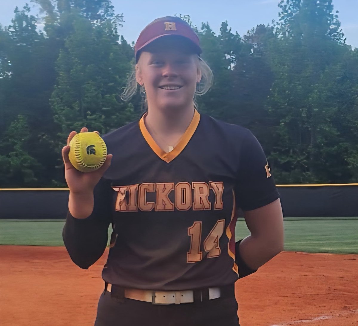 MadelynMor43915's tweet photo. Another 💣 to end the regular season!! Regular season stats: AB: 53, AVG: .604, OBP: .691, SLG: 1.528, H: 32, 2B: 6, 3B: 5 HR: 11, RBI: 36, R: 31, BB:15 @cokersball @recruits_next https://t.co/SVocJs3us8