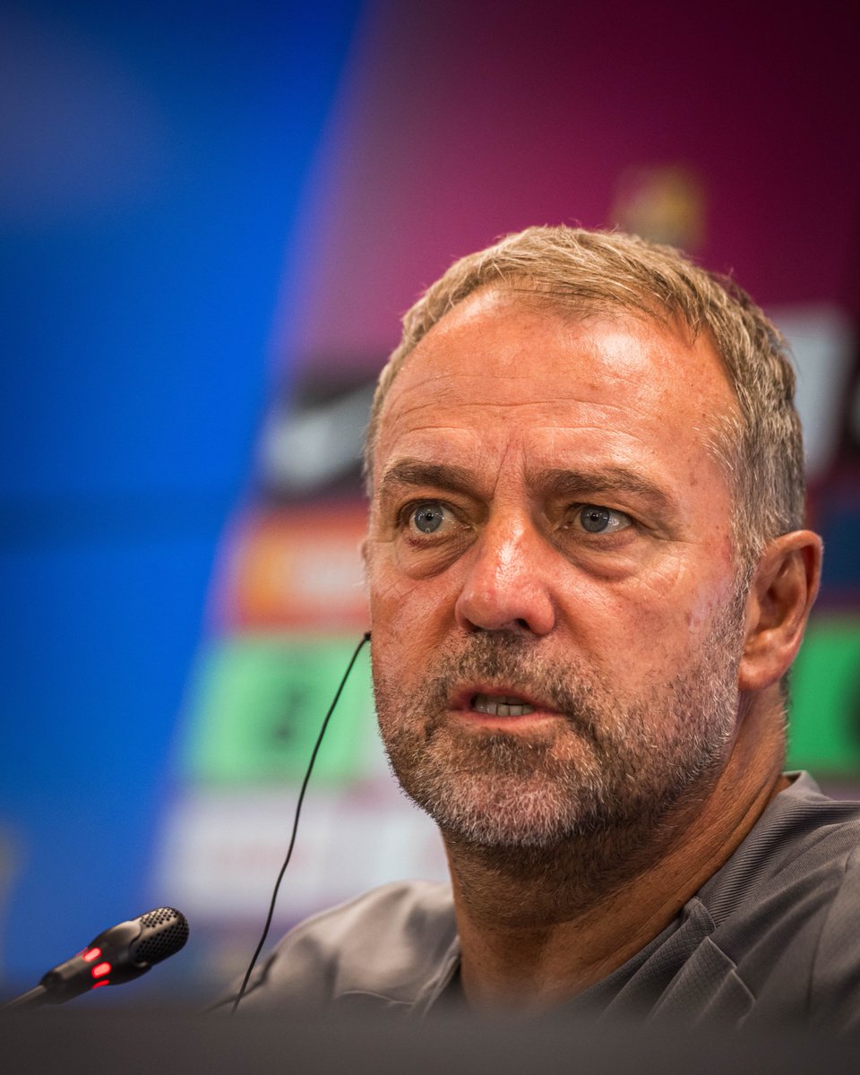 TouchlineX's tweet photo. 🚨🗣️ Hansi Flick on Barcelona ending La Liga with 100 points:

"We are only focused on the next match, of course we want to win every match until the end of the season."

"I'm not too interested in the numbers and all that stuff; for me, it would be ideal if we could win all the matches, but we also have strong competitors."