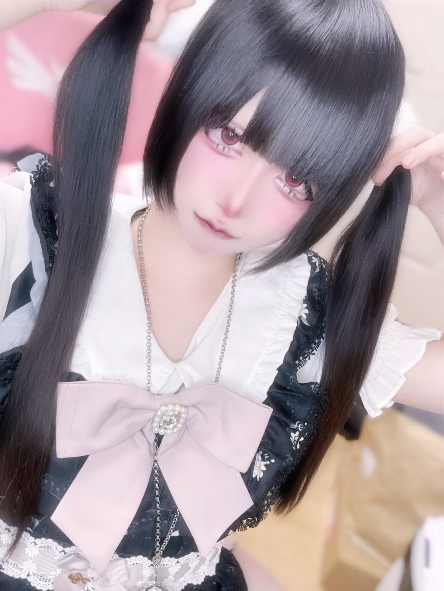 メメ tweet media