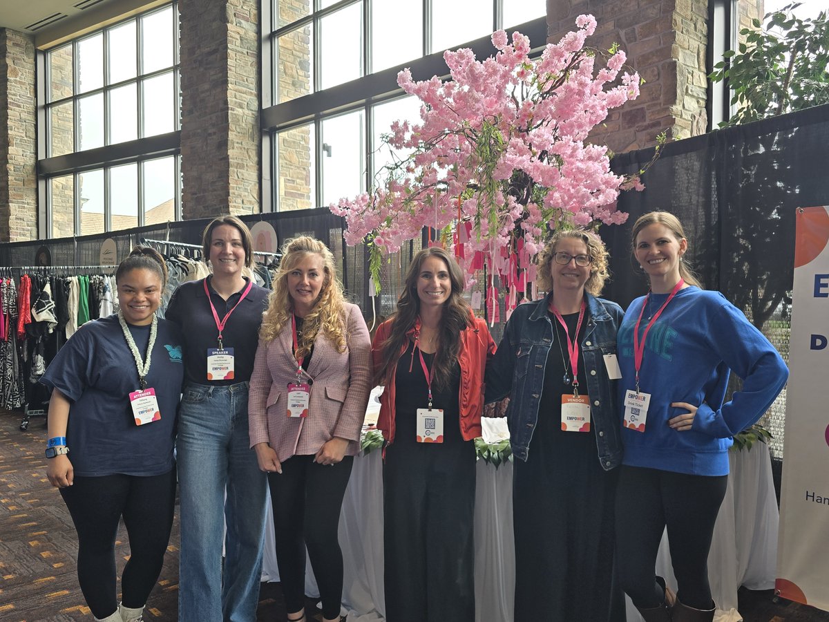 LuzerneCC's tweet image. Luzerne County Community College was proud to be part of EMPOWER: The Leadership Experience at Kalahari —the region’s largest conference celebrating women in leadership.

Over 700 attendees came together for a powerful day of inspiration, connection, and growth. 💙 #LCCC #EMPOWER