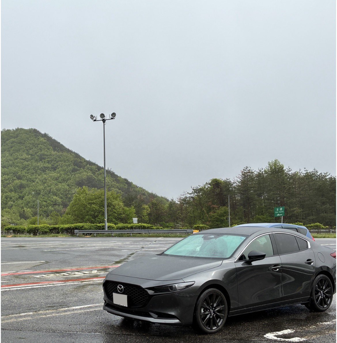 yuujiro2020's tweet image. 福島までおよそ片道250km。

短くはない距離のはずなのに、苦じゃない。マツダ3という相棒と一緒なら走ることが楽しさになる。

たくさん観光して、締めにラーメンも🍜

良い旅になりました。
CTSや余裕のあるエンジンで疲れも軽減されてゆとりがあった👍

#mazda3
#mazda