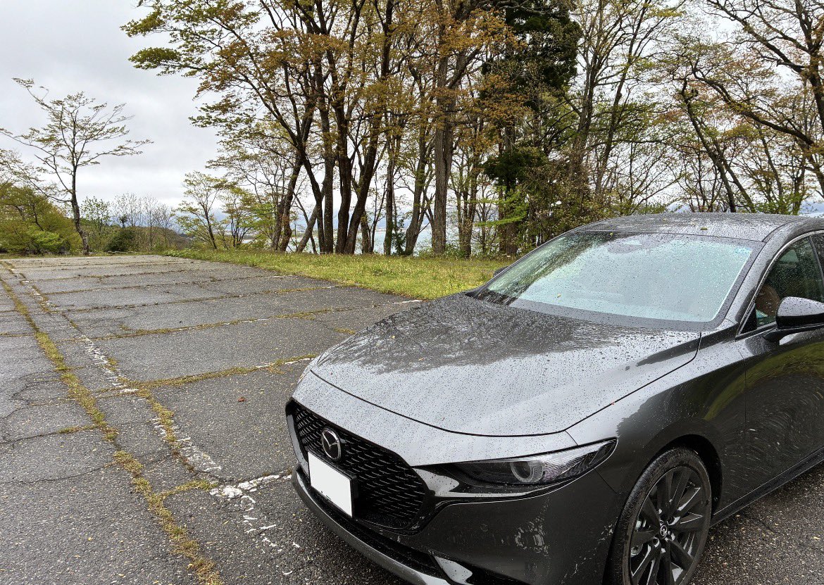 yuujiro2020's tweet image. 福島までおよそ片道250km。

短くはない距離のはずなのに、苦じゃない。マツダ3という相棒と一緒なら走ることが楽しさになる。

たくさん観光して、締めにラーメンも🍜

良い旅になりました。
CTSや余裕のあるエンジンで疲れも軽減されてゆとりがあった👍

#mazda3
#mazda