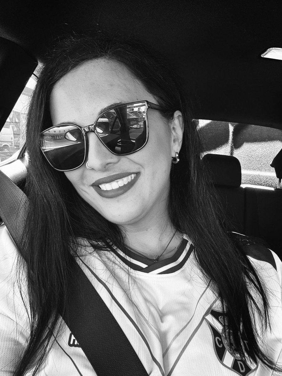 Qué sea un día bonito, no pido más!!    

🤍💙⚽️