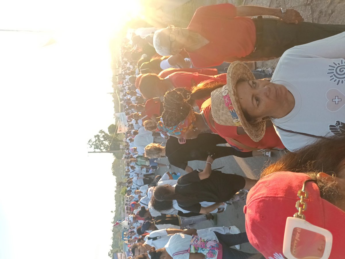 OrlandoJavierRG's tweet photo. Partivipa La Empresa de Bebidas y Refrescos Santiago de Cuba en el desfile por el 1ro de Mayo  junto la los trabajadores del MINAL y todos Sindicatos de la Provincia. LA PATRIA SE DEFIENDE https://t.co/doMfJ68YZr