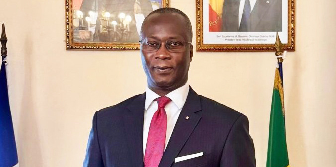 africa_presse's tweet photo. SEM Baye Moctar DIOP, Ambassadeur du Sénégal à Paris : « Le Sénégal entre dans une phase décisive de son histoire économique » https://t.co/TUozyrDBEV https://t.co/xYNY7Cbdl8