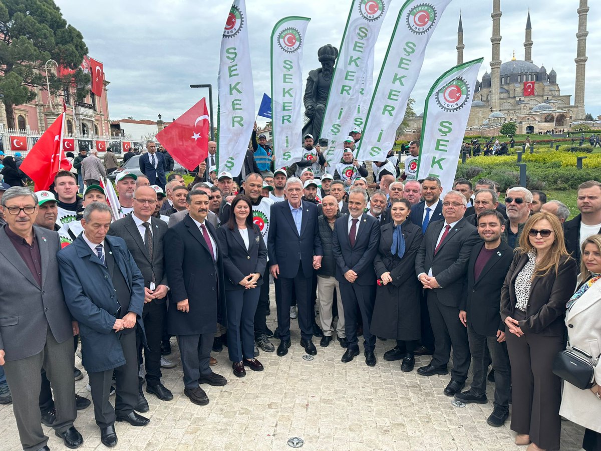 sekerissen's tweet photo. Türk-İş Konfederasyonumuzun öncülüğünde 1 Mayıs’ı Edirne’de coşkuyla kutladık.

Emeğin ve dayanışmanın simgesi 1 Mayıs’ı, Türk-İş öncülüğünde Edirne’de büyük bir coşkuyla kutladık. Emeğin, alın terinin ve dayanışmanın gücünü bir kez daha hep birlikte hissettik. İşçinin, emekçinin hakkının korunması; adil, güvenli ve insana yakışır çalışma koşullarının sağlanması için mücadelemizi kararlılıkla sürdürüyoruz.

Birlikten doğan gücümüzle, emeğin değer gördüğü bir gelecek için çalışmaya devam edeceğiz.

YAŞASIN 1 MAYIS  
YAŞASIN TÜRK-İŞ  
YAŞASIN ŞEKER-İŞ