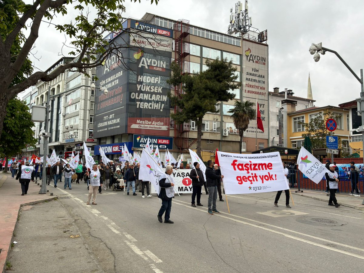 SamsunSykp's tweet photo. Emeğin, Barışın ve Demokrasinin Düşmanı Faşizme Geçit Yok!
1 Mayıs'ta Samsun meydanından sesleniyoruz:
YAŞASIN 1 MAYIS! 
BIJÎ YEK GULAN!
#1mayıs2026 https://t.co/u77xqf6F39