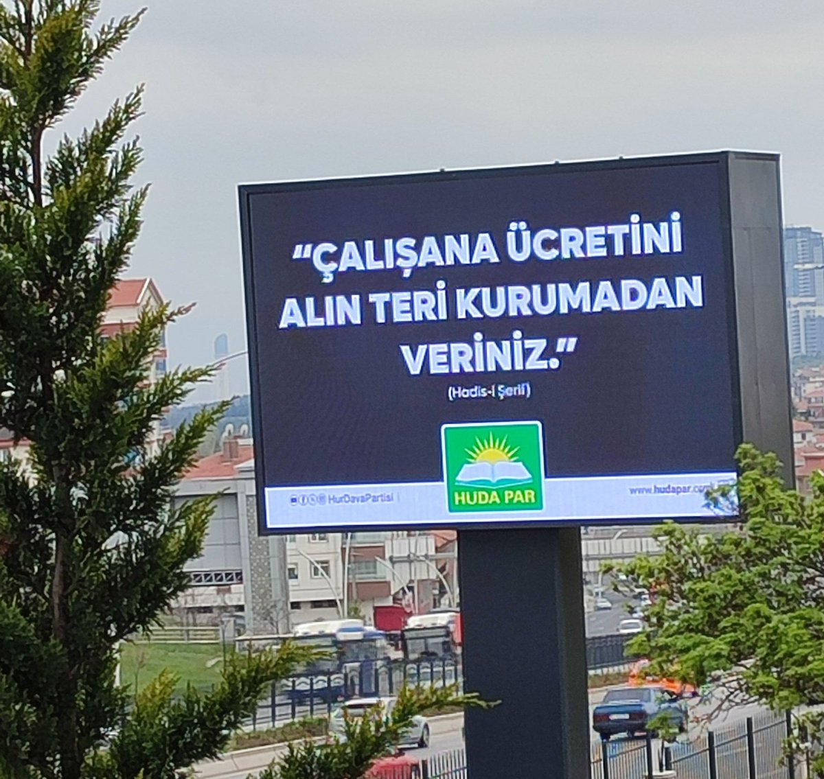 HÜDA PAR Batman Kadın Kolları tweet media