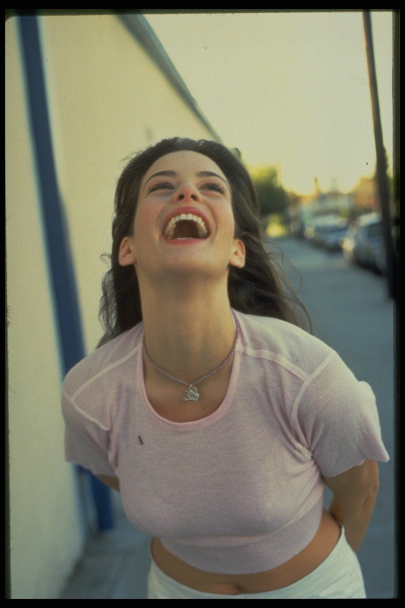 MarMadVic's tweet image. #FlashbackFriday and #FetishFriday with a pre-#milf Liv Tyler as goddess of the hour!🔥😈🥵😍