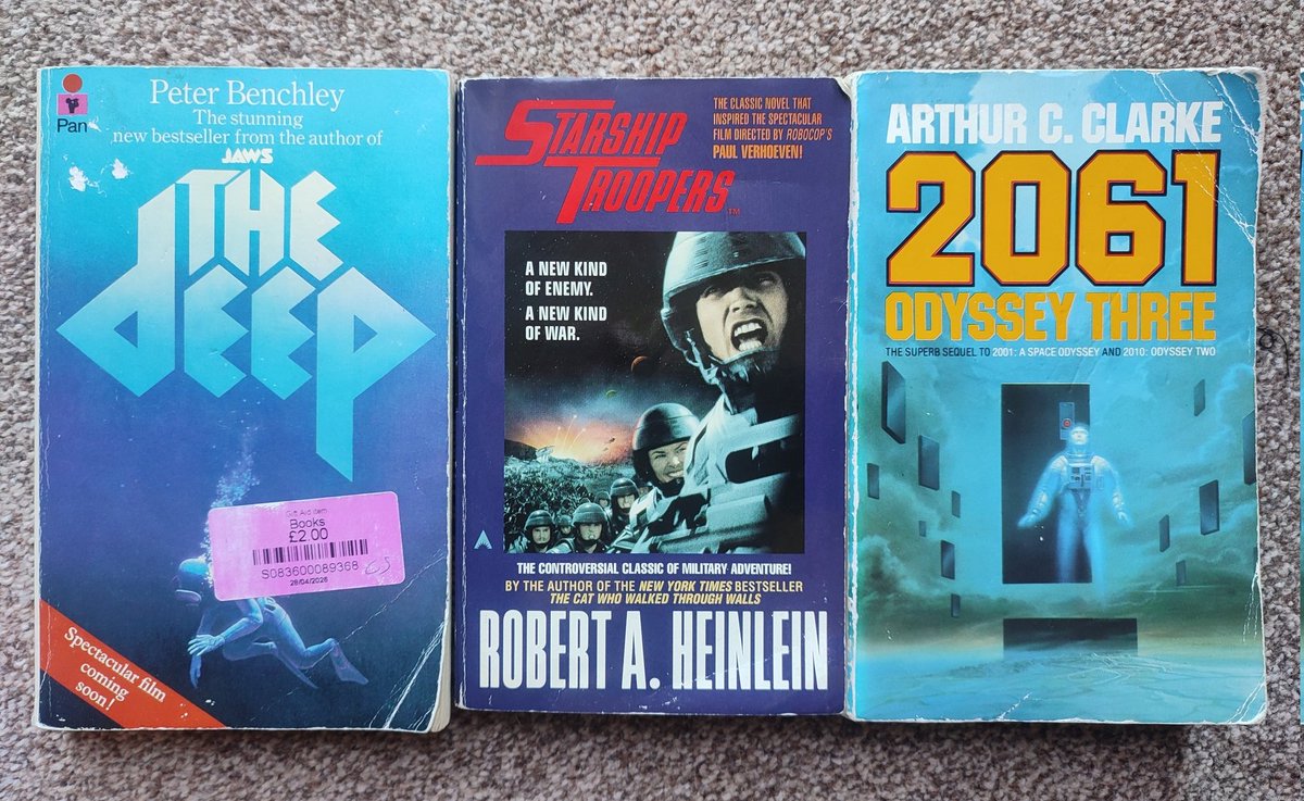 Kriegler007's tweet image. Severe lack of dvds in the chazza today but I did manage to grab a couple of movie-related paperbacks... #PhysicalMedia 📖