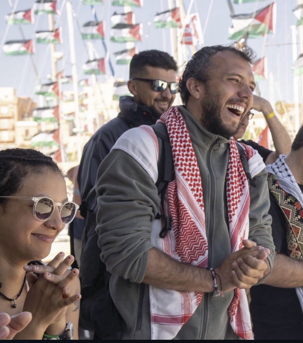 Thiago Ávila and Saif Abu Keshek of the Global Sumud Flotilla have been brought to Israel, unlike other activists.
About 175 activists of the Gaza flotilla, seized in the night between Wednesday and Thursday by Israeli forces in international waters of the Mediterranean Sea, have