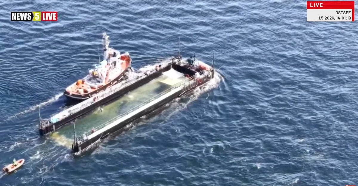 ninakndy's tweet image. Barge wird geflutet. Netz weg. Hope ist noch nicht weg. Könne aber jetzt rauschwimmen wenn er möchte.

#timmy #hope #wal