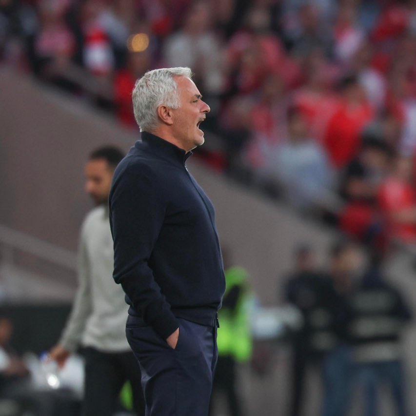 Mourinho: “Pode parecer incompreensível, mas preferia precisar dos nove pontos para a qualificação para a Champions. Em aparentes situações de maior facilidade, tropeçámos”.