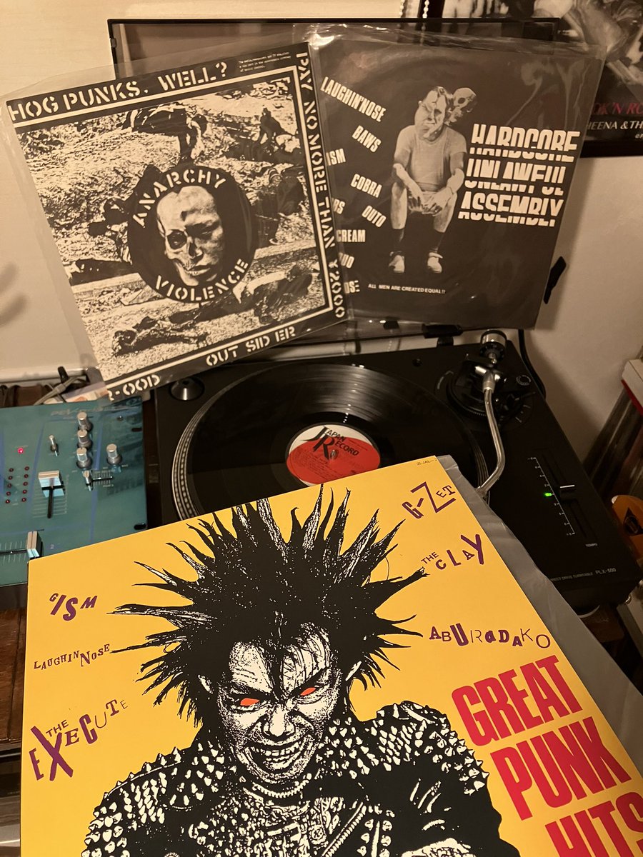 OUT SIDER 82年
GREAT PUNK HITS 83年
ハードコア不法集会 84年
この3枚は世界的歴史的な作品やと思うんです。再発を願うパンクファンとしてはしっかり正しくリリースして欲しいです。

↓大昔、どうしても欲しくて白目剥いて買いました。