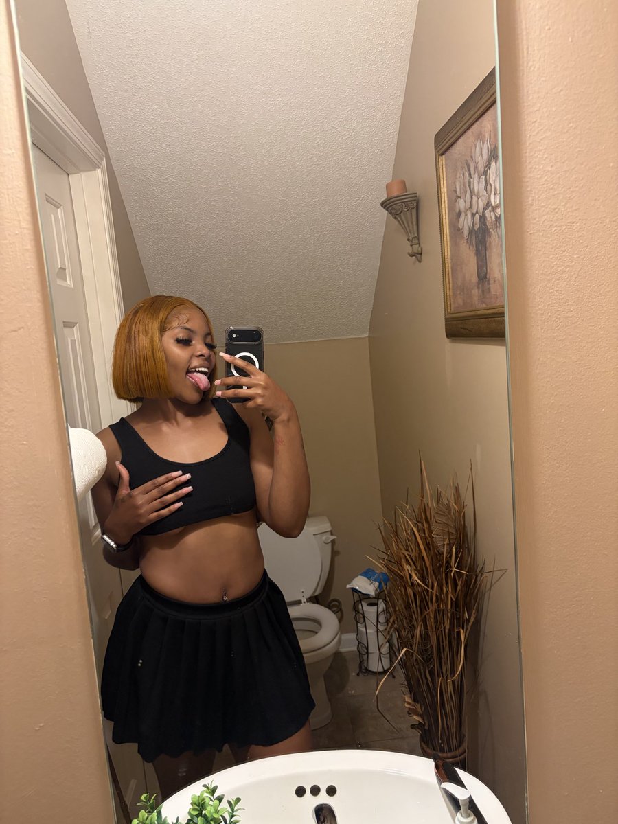 IAmKiayaaa's tweet photo. lately I been cute &amp; lit 😍 .. let me start posting back on here 😛 https://t.co/ZlWlzxdfuT
