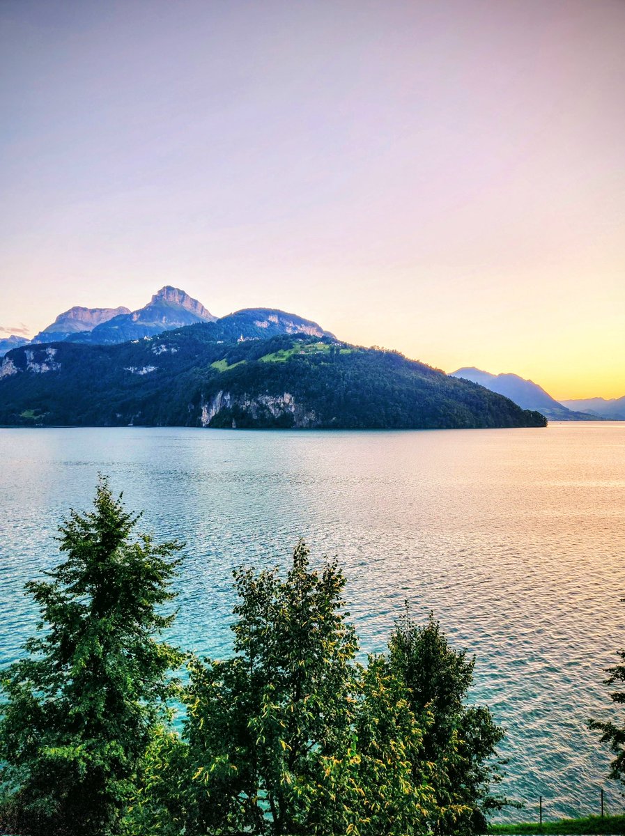 HikingSwitzerland tweet media