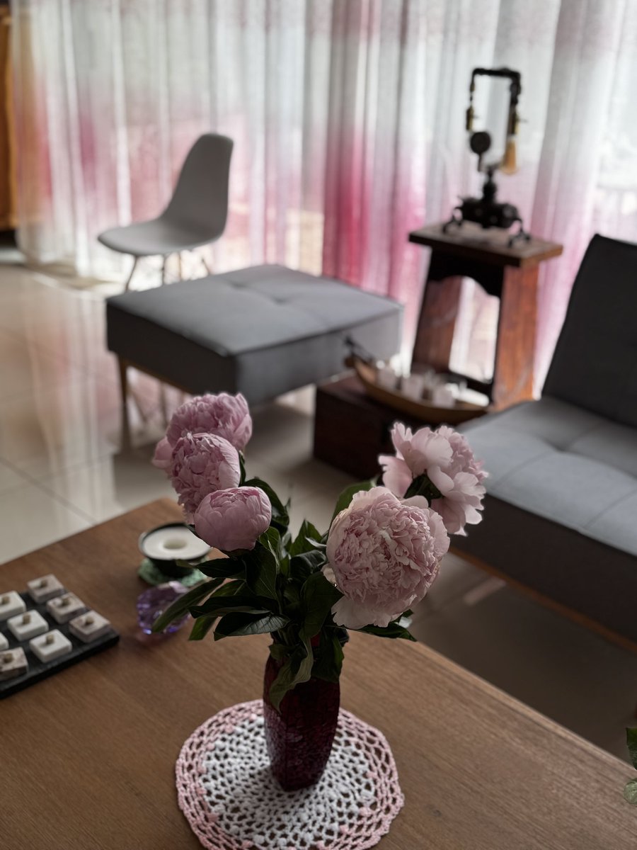 dandmgreetings's tweet photo. Hello May, A Month Full of Creativity &amp; Beautiful Beginnings,
A new month, a fresh energy, and so many beautiful ideas waiting to bloom,
Starting this lovely month with cozy decorations, soft flowers, and sweet home moments that make life feel even more magical
So excited… https://t.co/4hStukt0TT