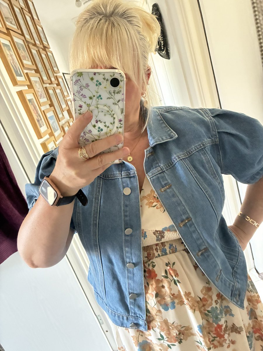Ćh💋ryl 👩🏼👗 tweet media