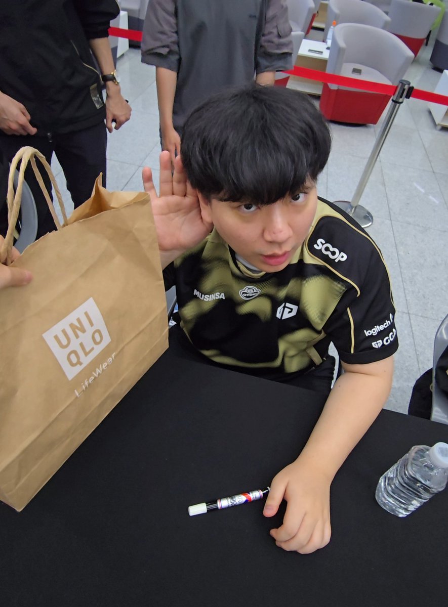큰형 tweet media