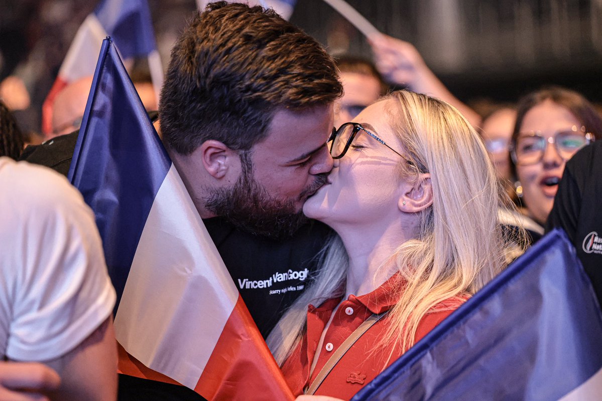Marine Le Pen tweet media