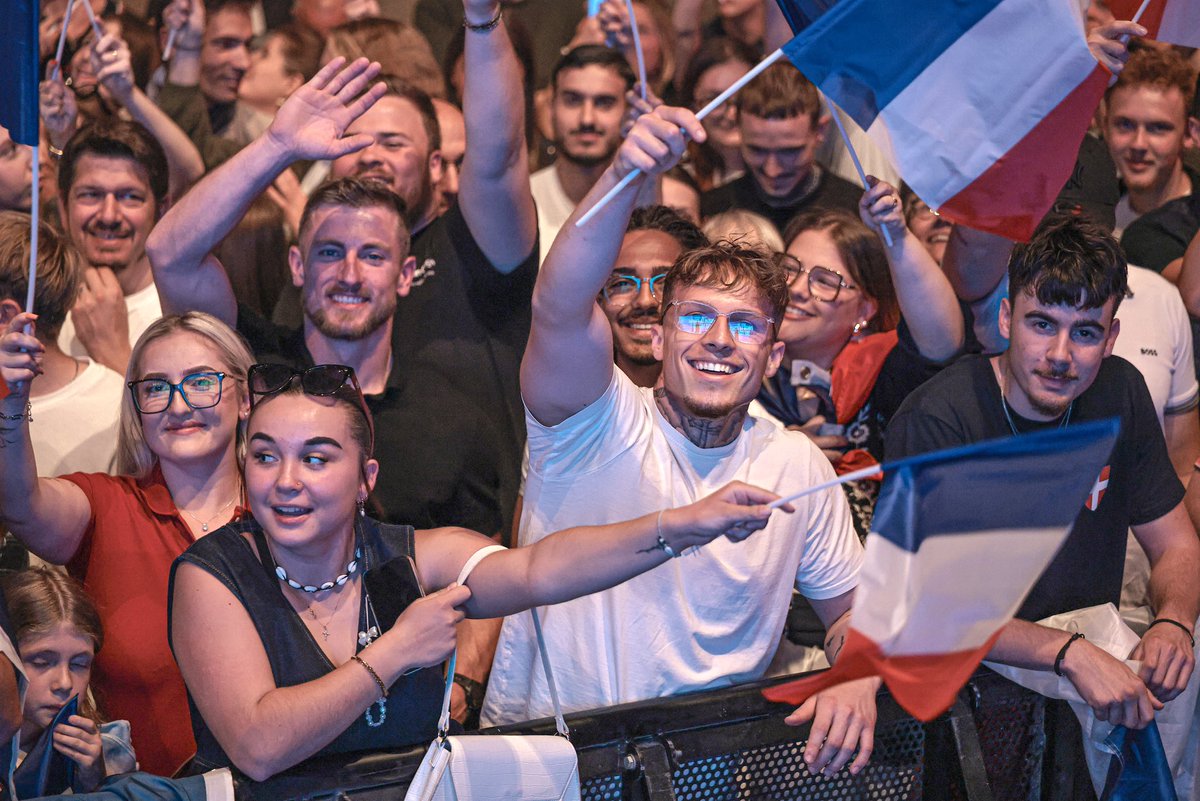 Marine Le Pen tweet media