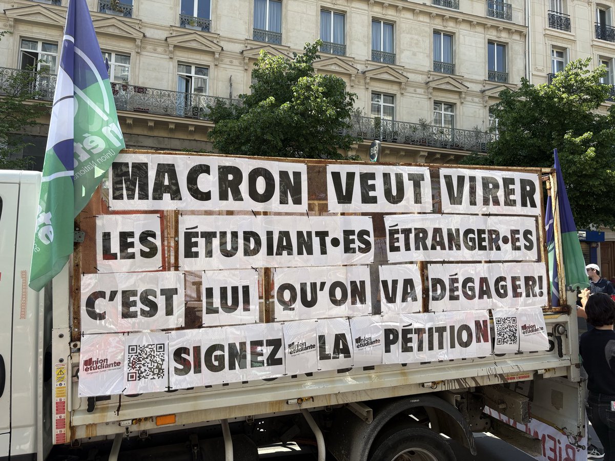 L’Union Étudiante tweet media