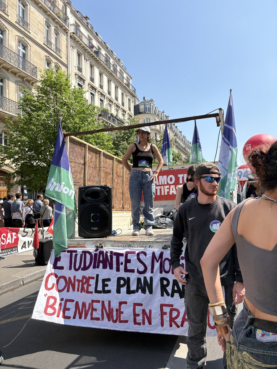 L’Union Étudiante tweet media