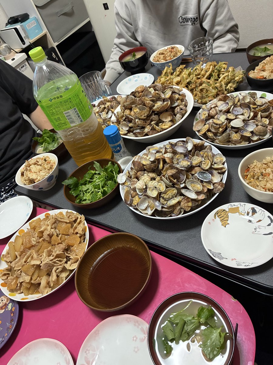 PUBGxxLwxx's tweet photo. みんなでとったあさりであさりパーティー🎉
@LWtensi 
@tontoro01411129 
@sino_sino4423 
@tapachann 
@1651ren1651 https://t.co/fffJ2pu97Z