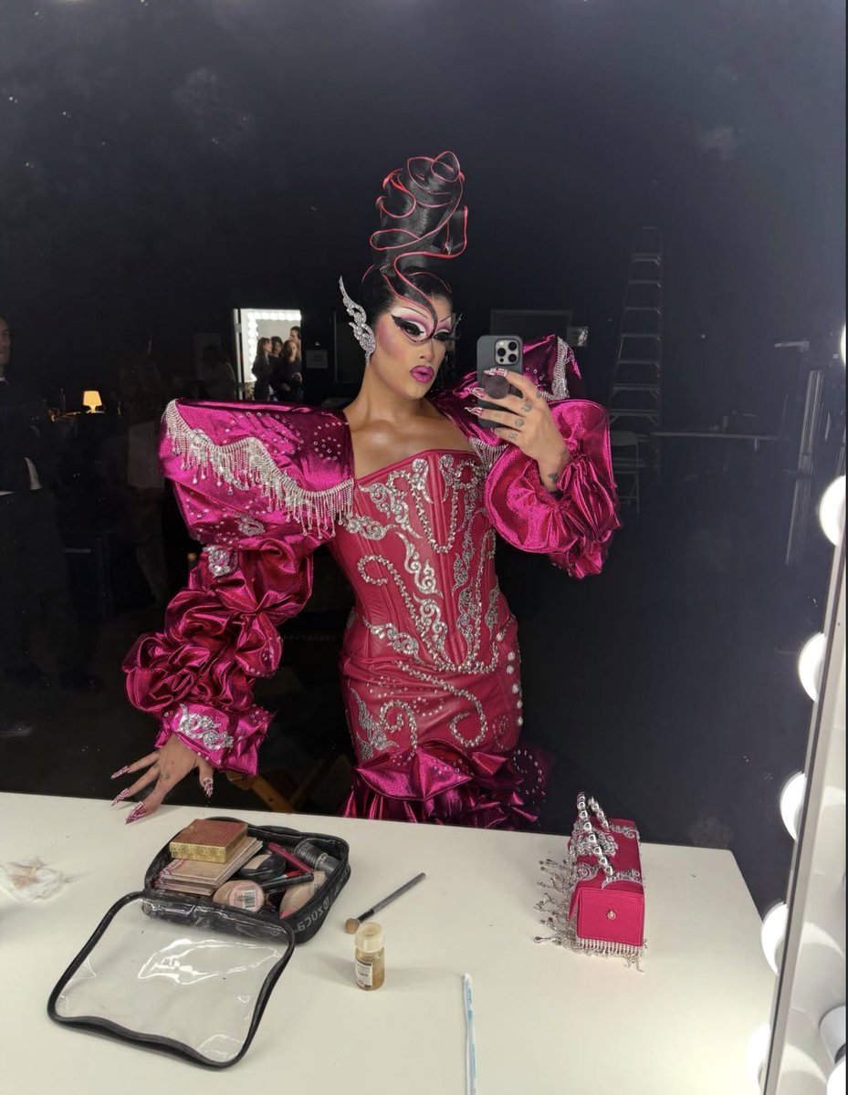 Drag Crave tweet media