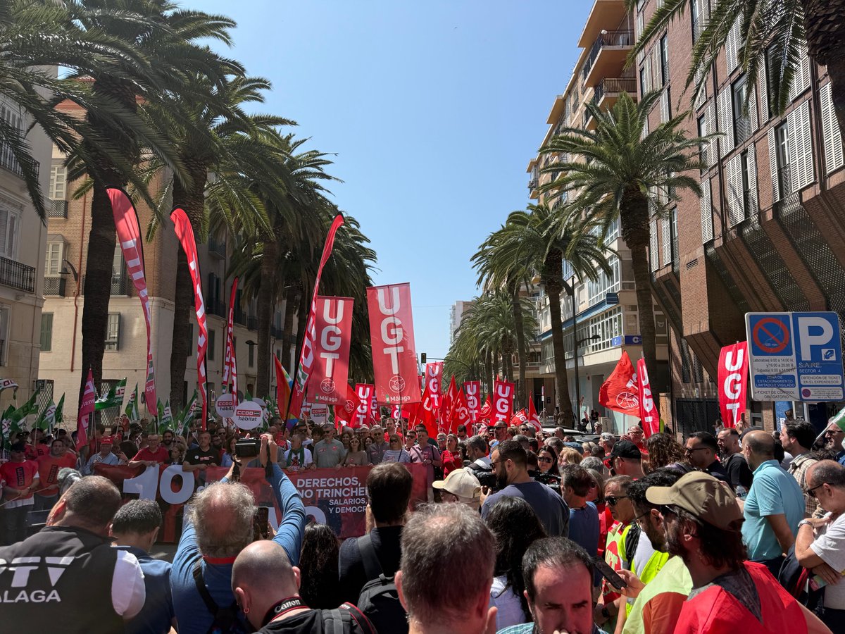 navas_victor's tweet photo. ✊Como cada 1 de mayo celebramos en la calle las conquistas sociales y laborales conseguidas a través de los años.

🌹Es un día para recordar que a los trabajadores y trabajadoras, emprendedores y autónomos, nada nos han regalado.

💪Y que la lucha sindical ha sido vital para conseguir derechos dignos para la clase trabajadora.

🎉Viva el 1 de mayo. Viva la lucha de la clase trabajadora.

#Feliz1DeMayo 
#DefiendeLoPublico