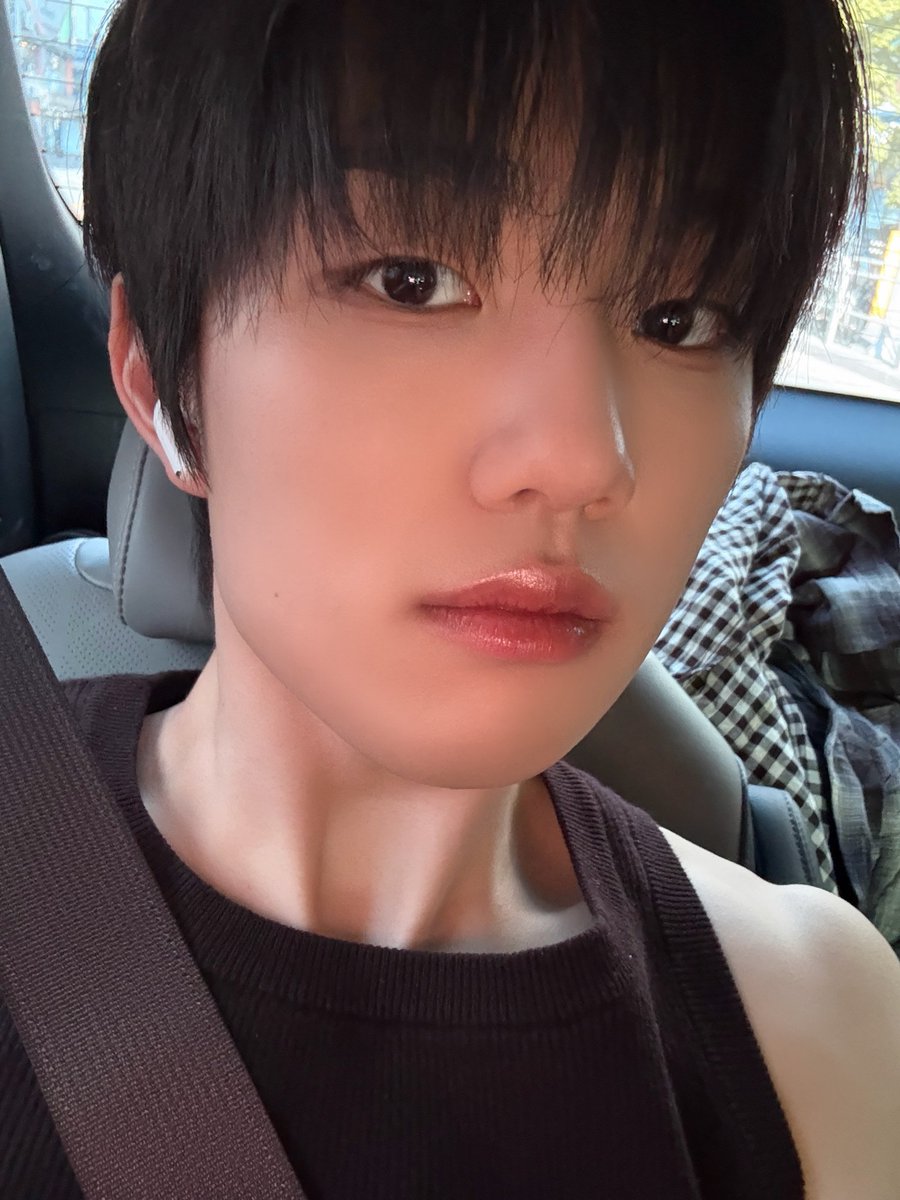 날 tweet media
