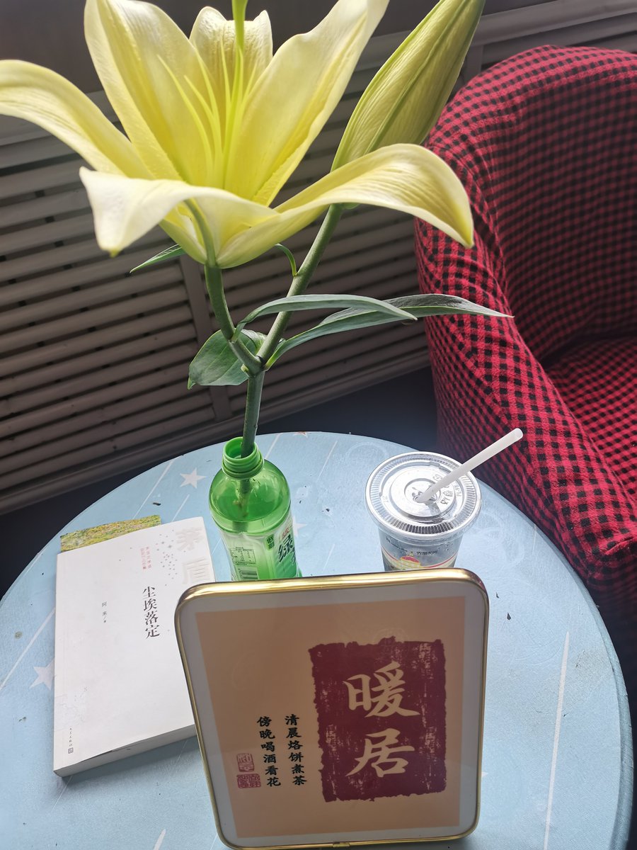 It_is_Nelly's tweet image. Handmade magic! Turn simple clay into a cozy candle holder—soft glow, personal touch, all yours. #DIYCrafts #HandmadeWithLove