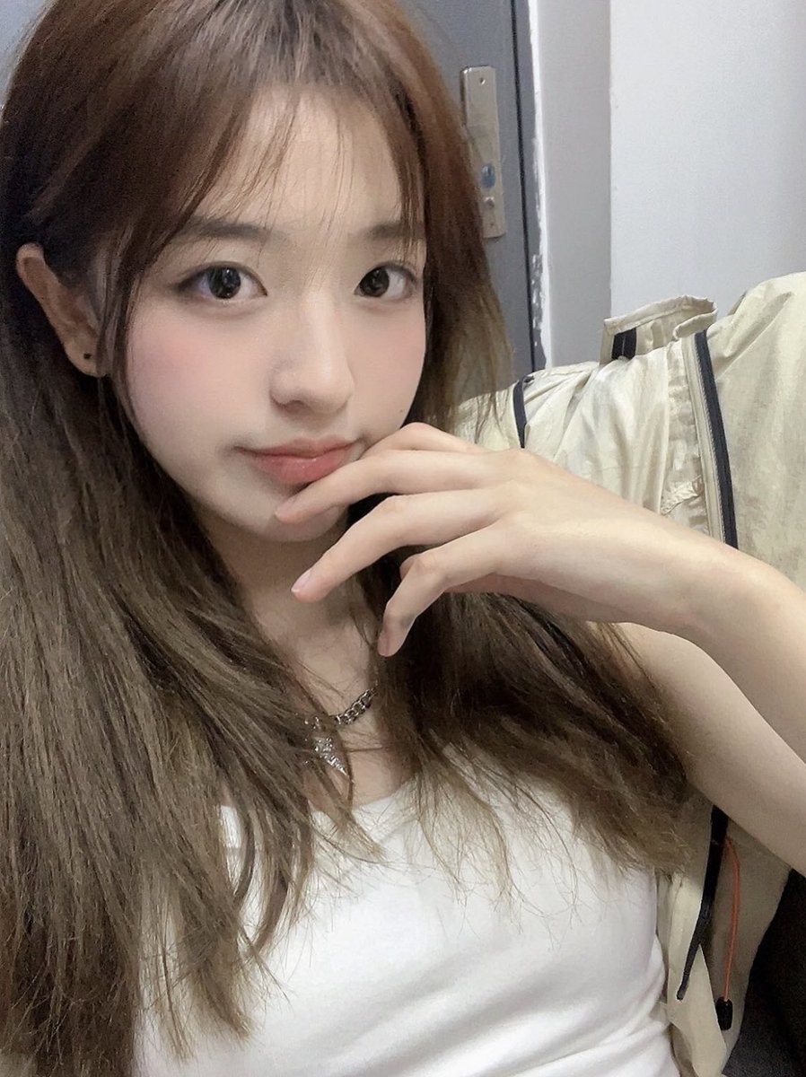 林允 tweet media