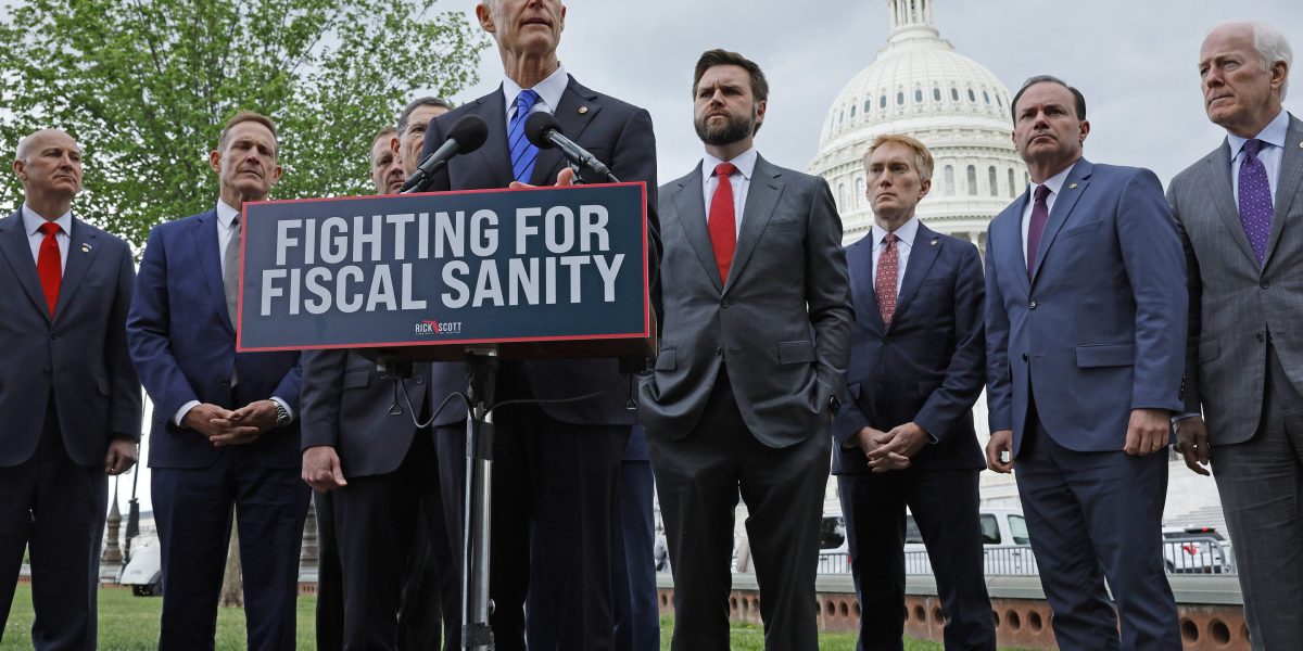 RiskCentre's tweet image. ‘Cut up the credit cards:’ Congress is getting brutal about ‘embarrassing’ $31 trillion national debt dlvr.it/TSKBbN #NationalDebt #CreditCards #Congress #FinancialLiteracy #EconomicPolicy
