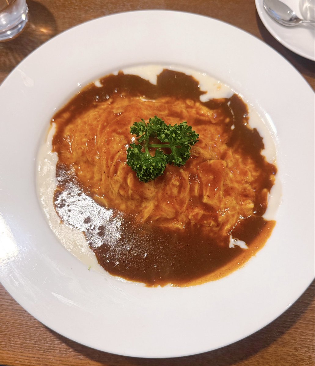 ta09shit's tweet photo. ダブルソースオムライス。ふわふわ卵にデミグラスソースは抜群のコラボ。ボリュームも◯

#オムライス
#弘前
#キッチンふわふわ
#ラーメン https://t.co/ny67SdKySZ